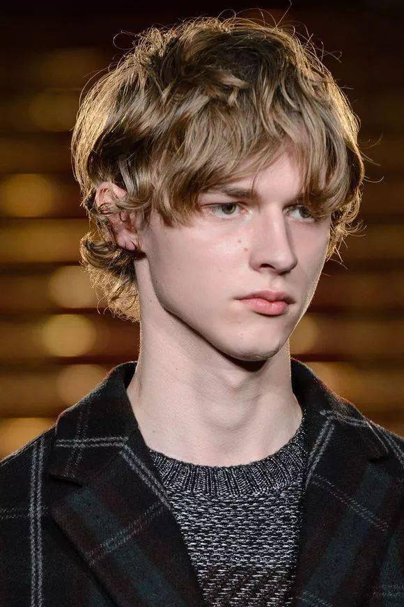 啊!波兰垂眼小可爱被封为超级男模