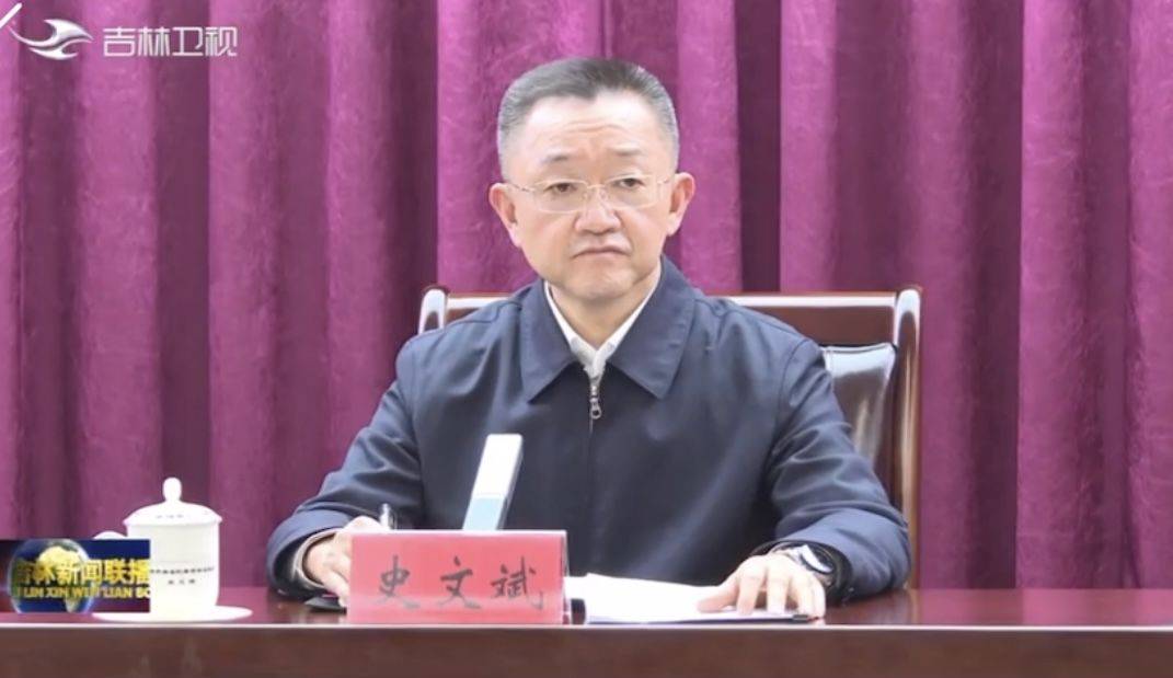 书记等职,2002年任湖口县县长,2006年任永修县委