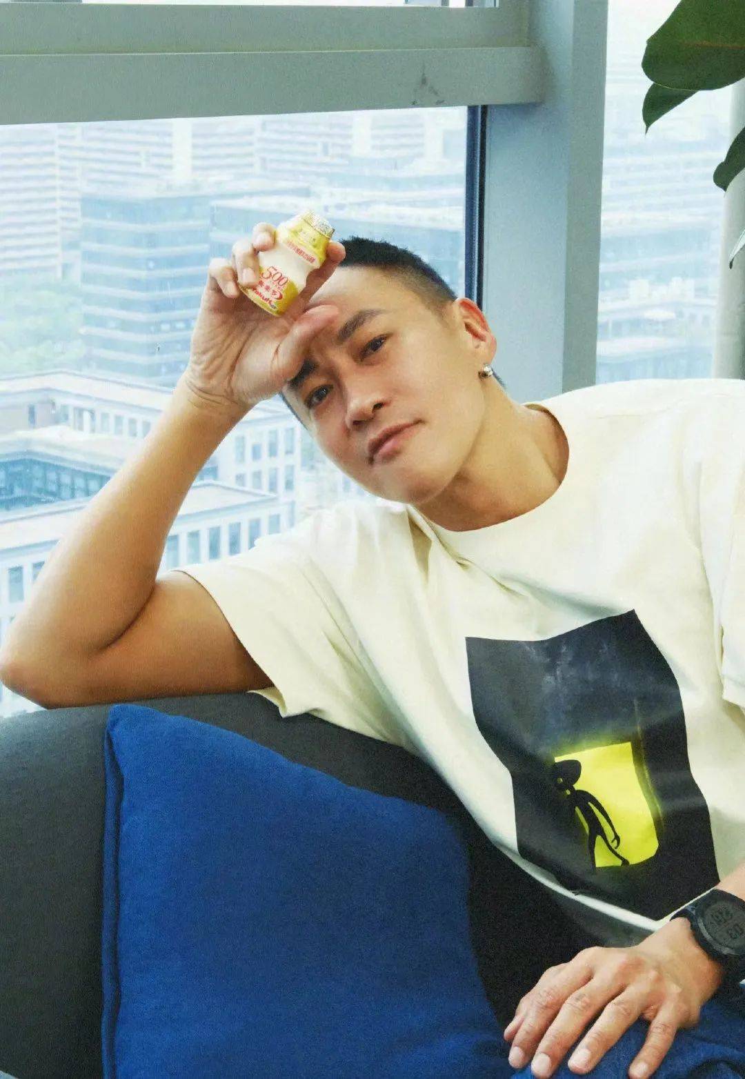 今日热点:周海媚因病去世;张翰方辟谣恋情._任达华_网友_评论