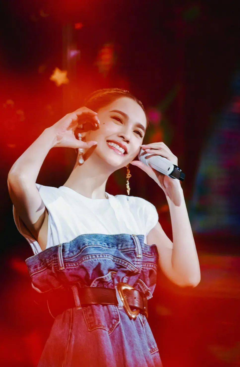 林允被金主包养?于适官宣新嫂子?杨丞琳为五月天挡枪?宋茜霸凌素人?