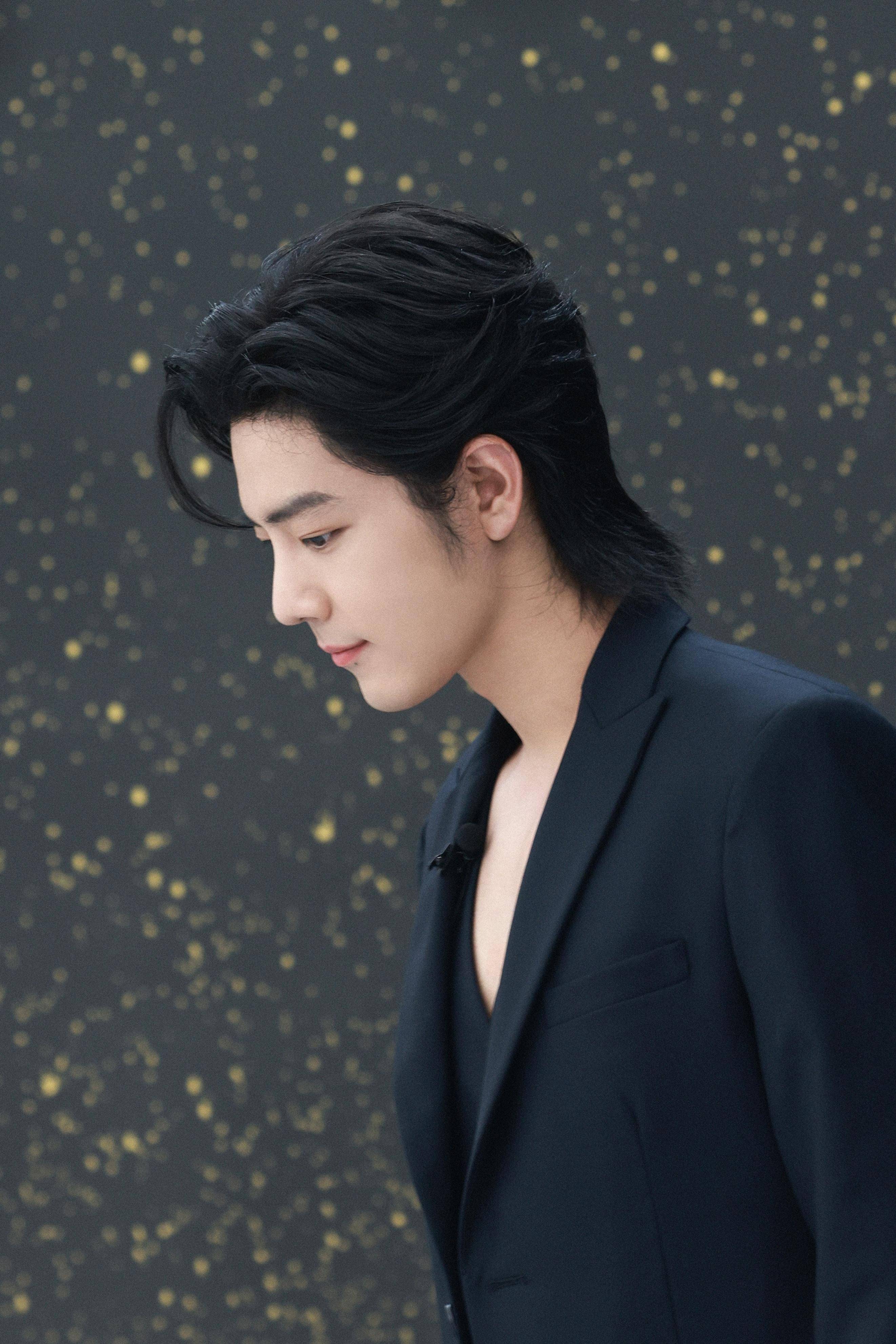 男星肖战时尚造型合集:绅士男神,英俊潇洒