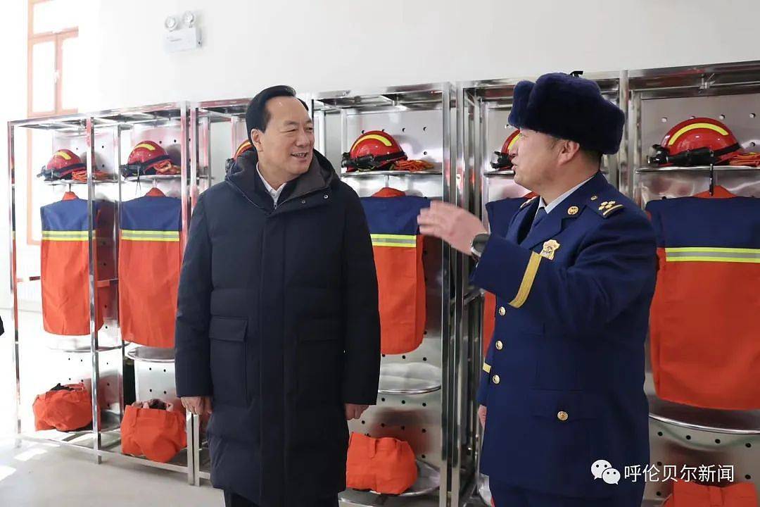 12月13日,市委书记高润喜深入阿荣旗,就开展主题教育,推动项目建设