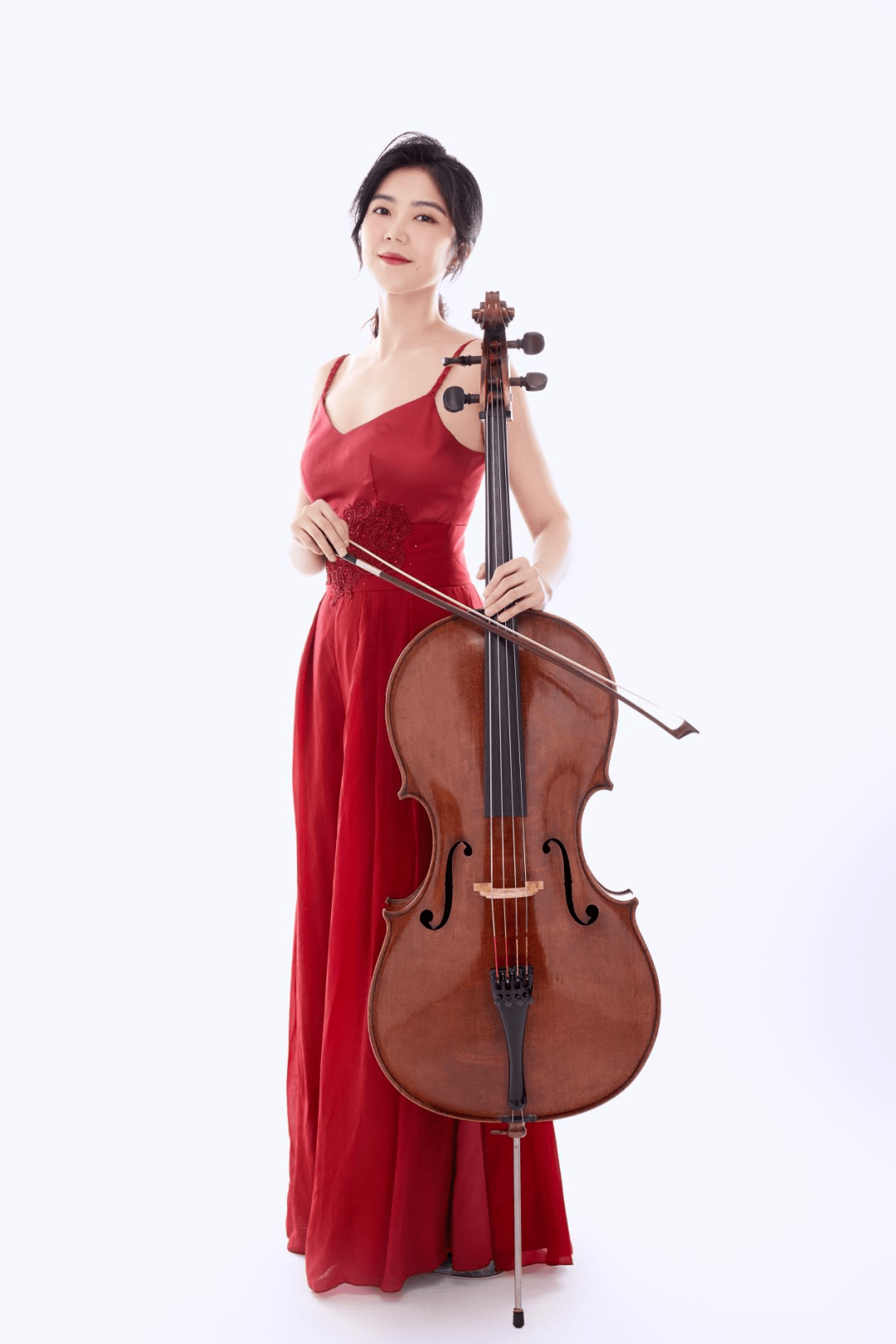 吕冰夏青年大提琴演奏家,浙江音乐学院大提琴教师,浙江省高层次人才.
