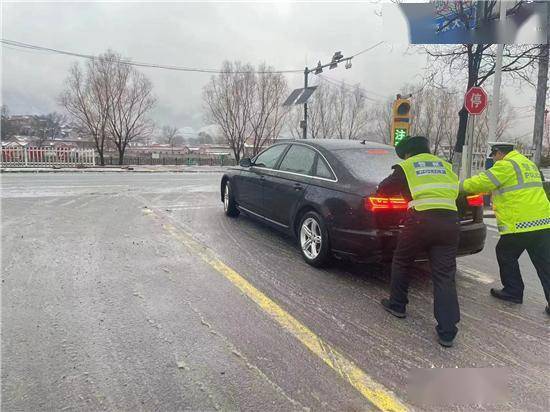 雪中執勤,高速路壓速開道!淄博交警守護平安出行路_保障_天氣_主線