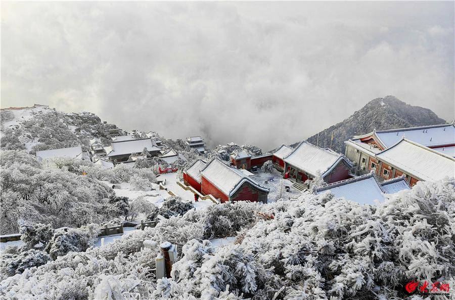 描写泰山雪景图片