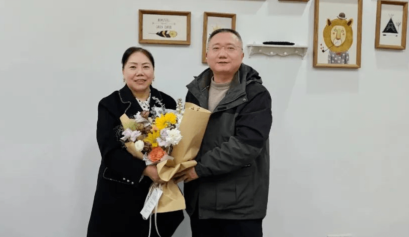 陈俊社长表示,非常感谢张世哲副院长的精彩分享,报社目前正在深化改革