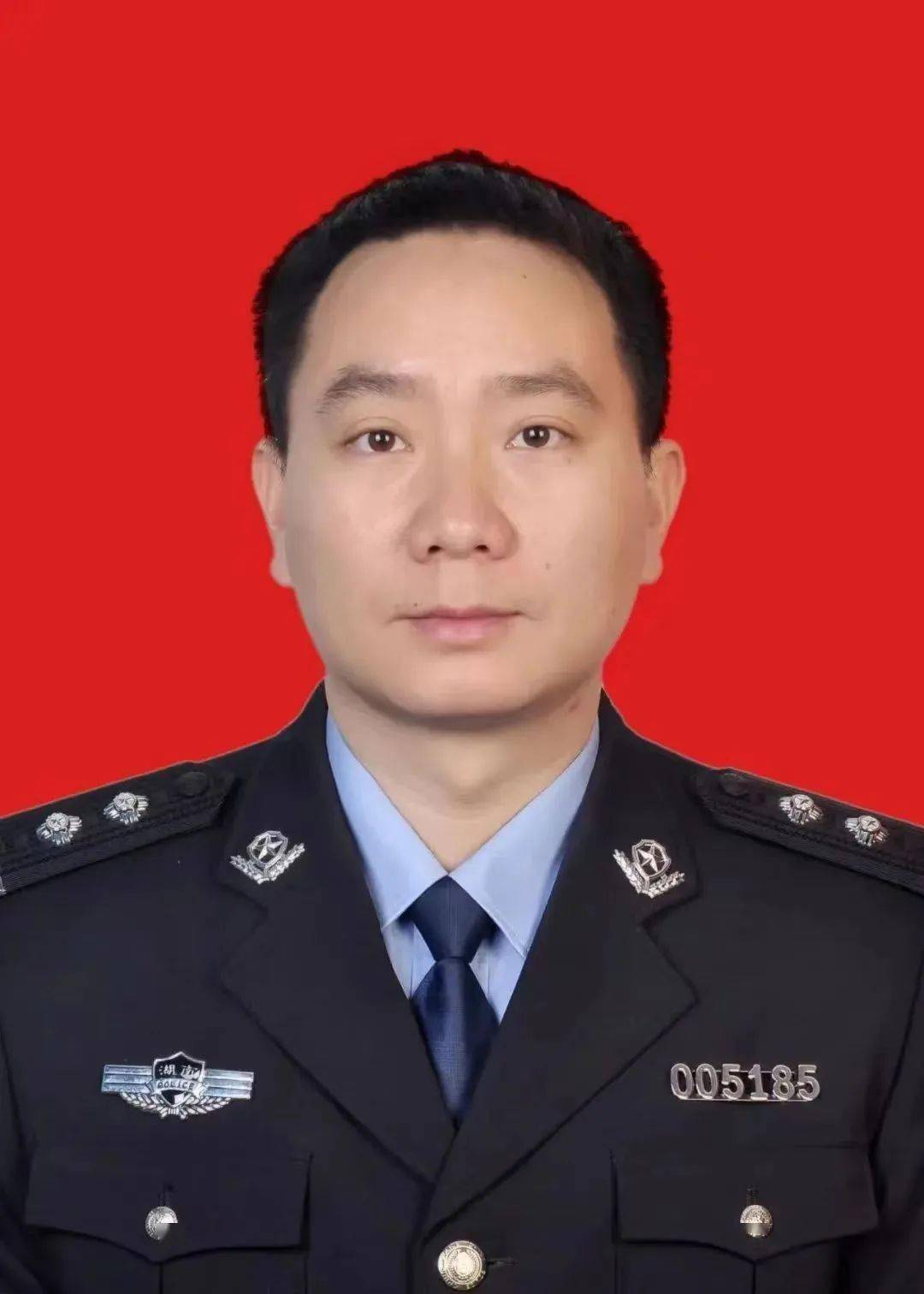 輔 警 能 手唐振宇,漢族,雙清大隊六級輔警服從指揮,埋頭苦幹,積極