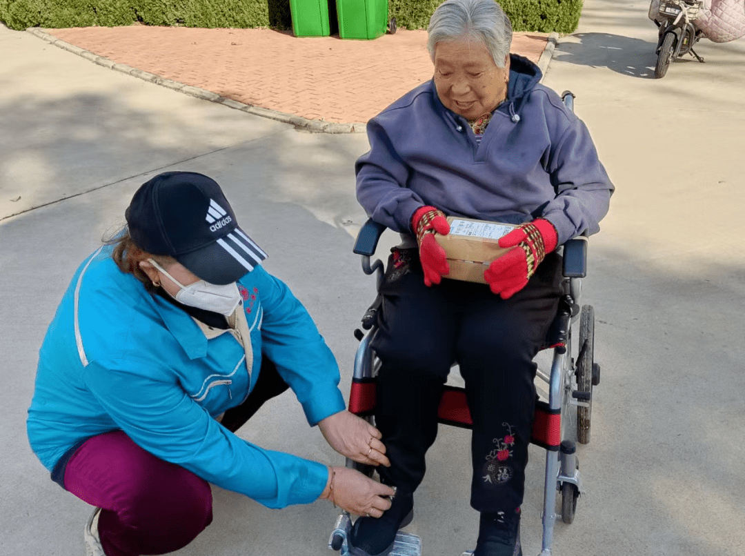 南山誠德物業提升暖心服務(第50周服務之星)_業主_小區_老年