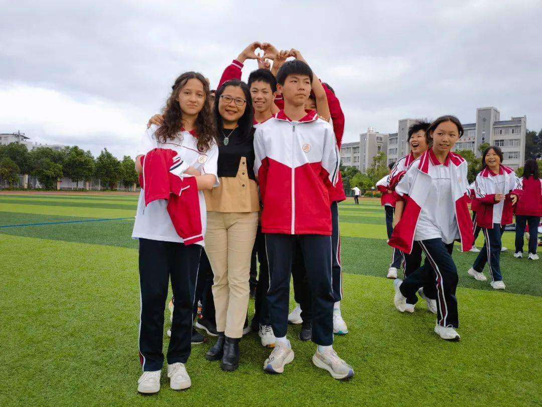 学习身边榜样 |武平三中教师练丹青:一片丹心向阳开_孩子_教育_引导