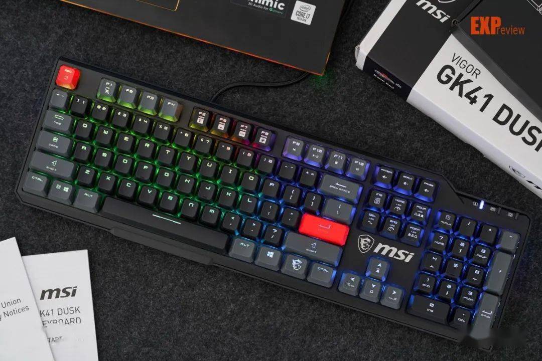 微星vigor gk41系列机械键盘体验:灵敏触发电竞战场_玩家_设计的_游戏