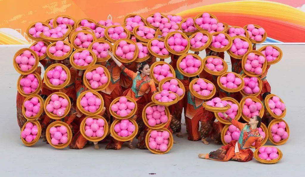 洞头区原创广场舞作品《红圆红》荣获省赛金奖_海岛_文艺_精品