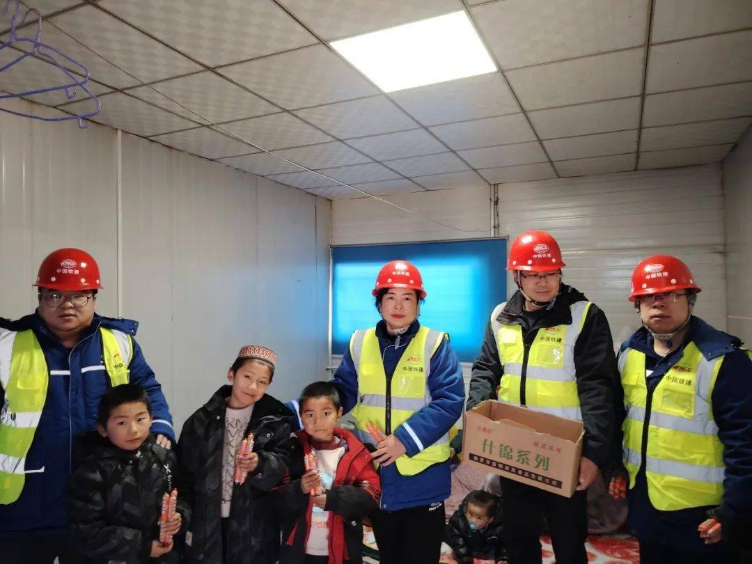 向积石山去!抗震救灾,十五局人在行动_项目_群众_胡霞