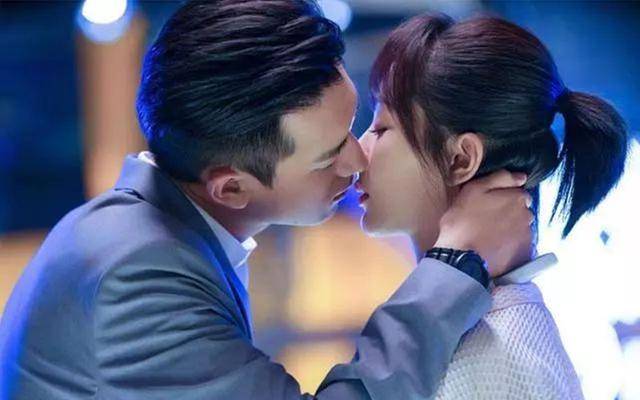 李现吻戏花样多,除了杨紫和刘亦菲,张若昀和海豚也体验过_情感_思考