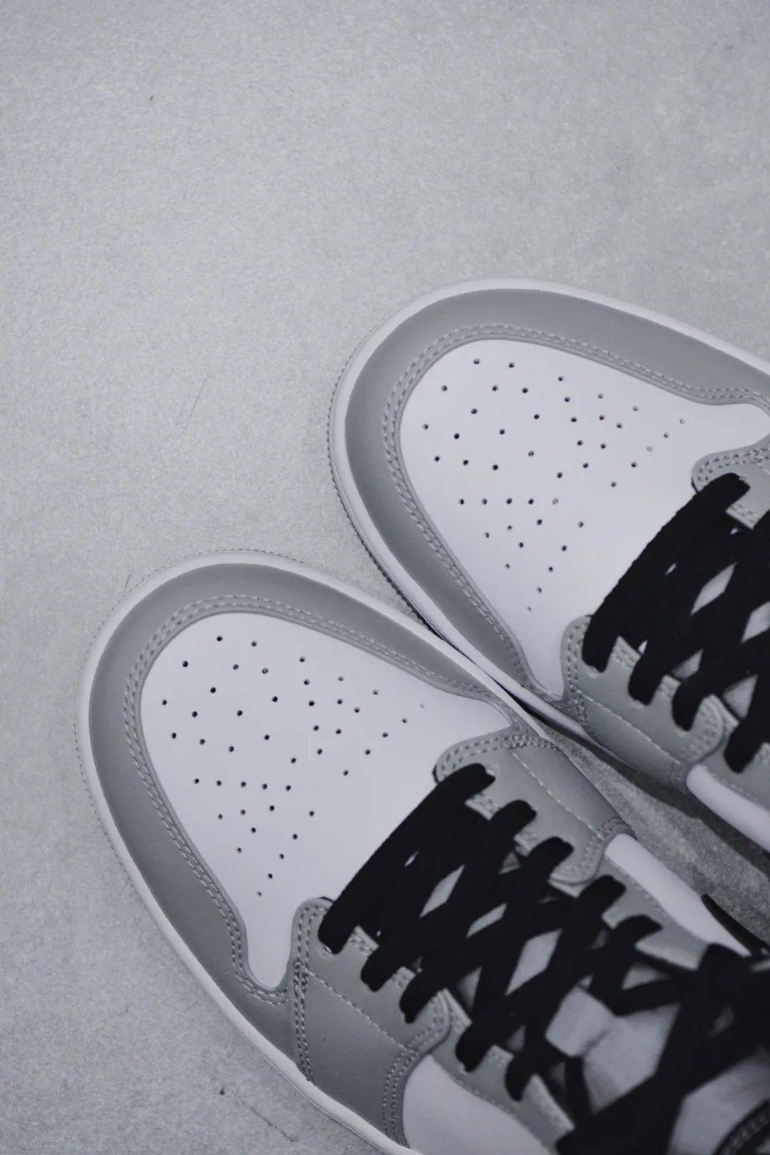 air jordan 1 mid light smoke grey