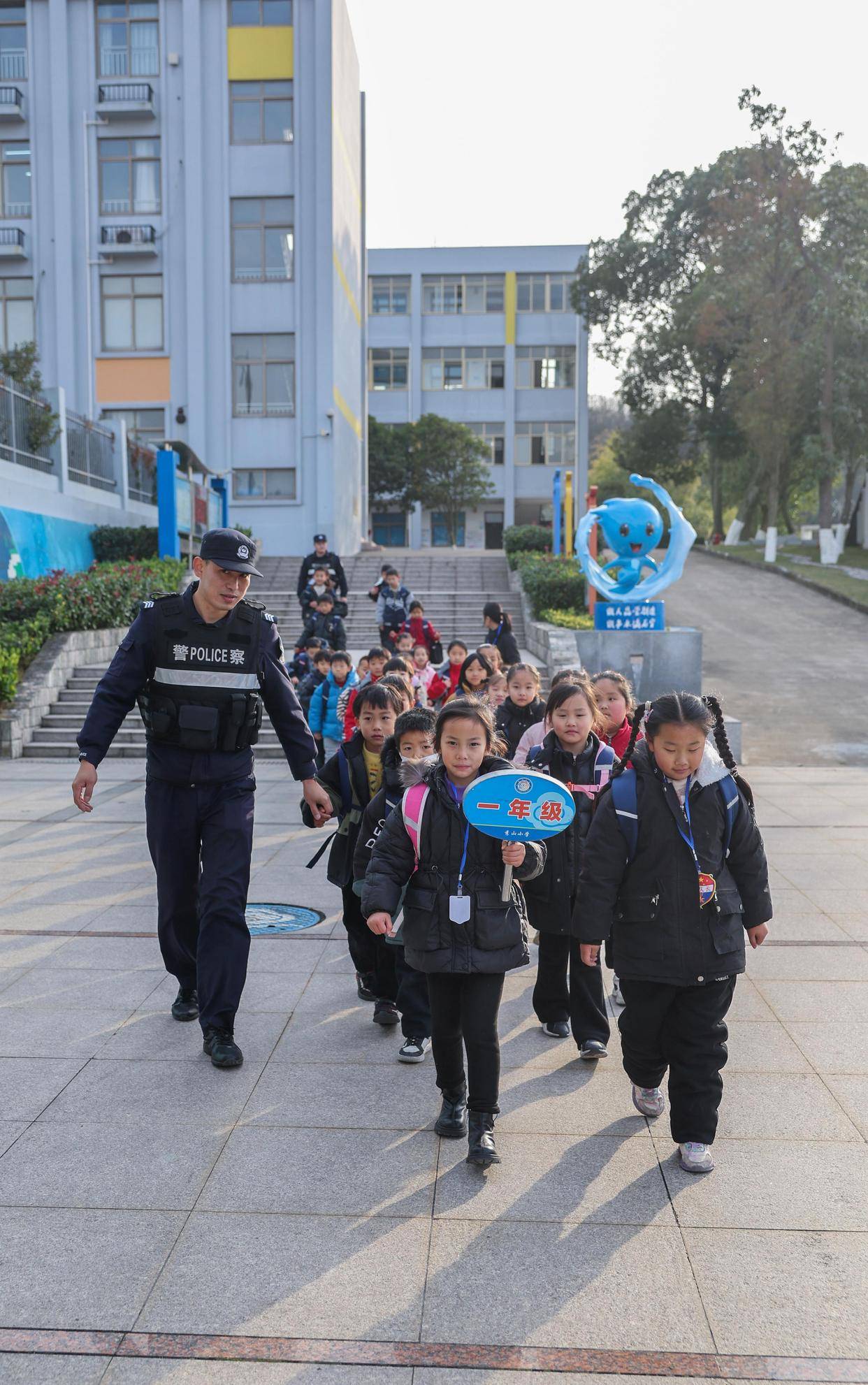 浙江岱山:海岛"民生小铺"暖民心_秀山_小学_舟山