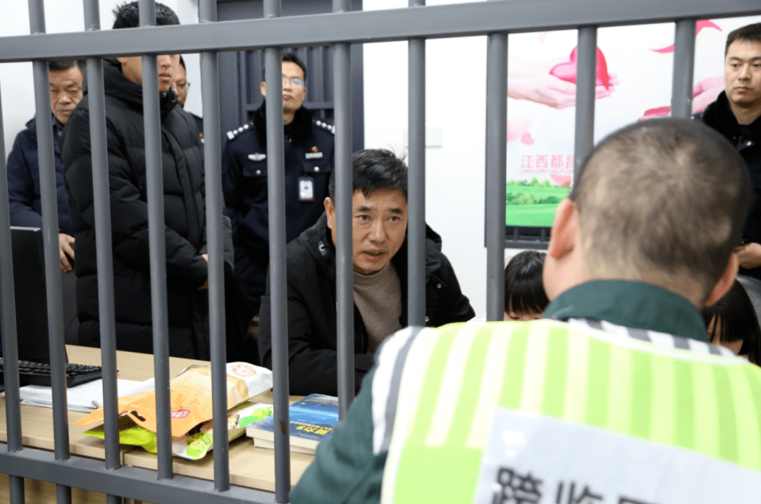 暖!浙江省第一监狱助都昌太阳村一对姐妹圆探监梦