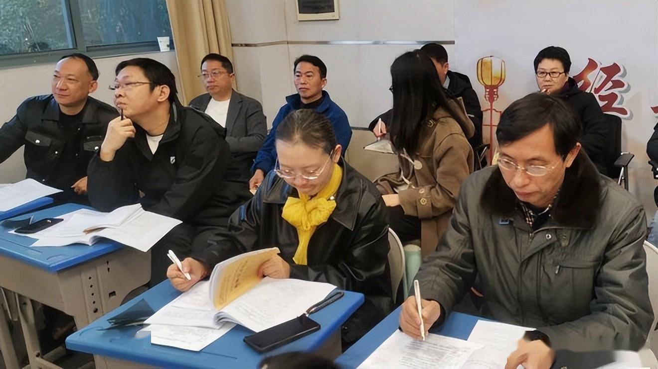 常德市二中举行2023年"青莲杯"教学比武及点评会_活动_中心_教研