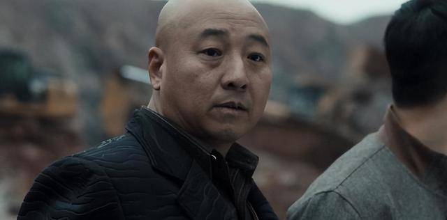 "狠人"周晓鸥:吴京发小,28岁称霸乐坛,后因演技太好被骂惨