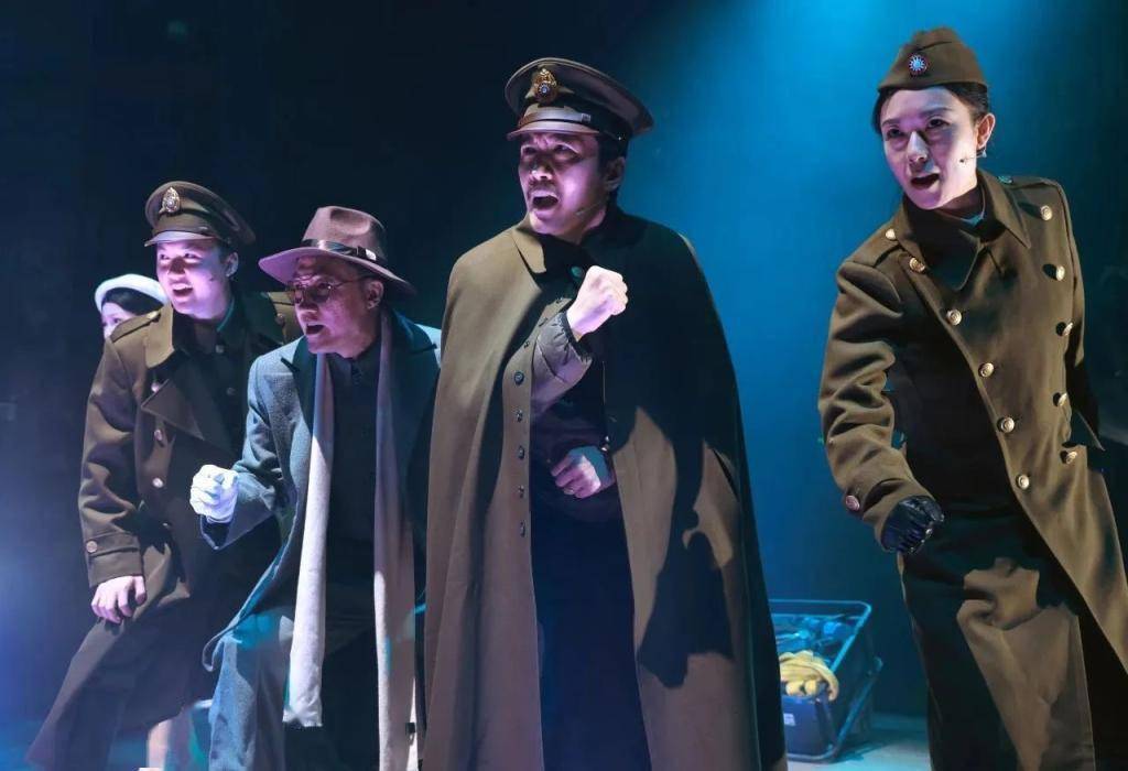 张伯男摄谍战沉浸式话剧《北平1948》由北京演艺集团出品,北京儿艺