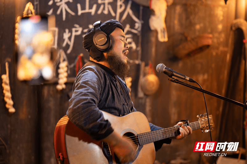 时刻·在场|深山乐队_湘西_龙先宏_云上夯