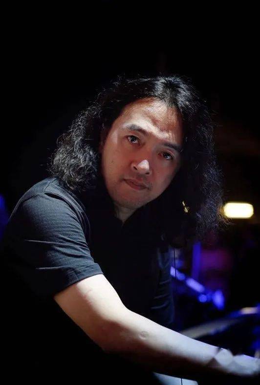 阿弗娄,吴汉霄吴群达,张亚东及前四届百万公益金获得者丁薇,洪涛,捞仔