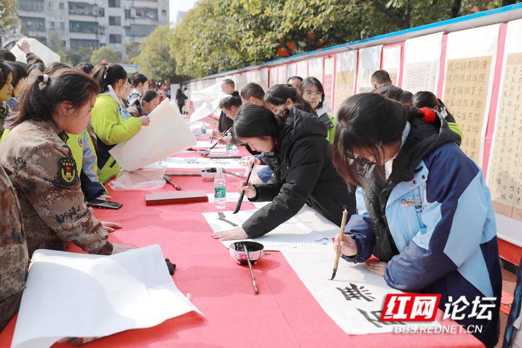 穿汉服,练书画,踢蹴鞠,麻阳民族中学国潮盛宴迎元旦_游园会_节目_表演