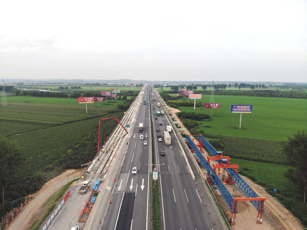12月22日10时,辽宁交投集团京哈高速改扩建项目的起点——葫芦岛市