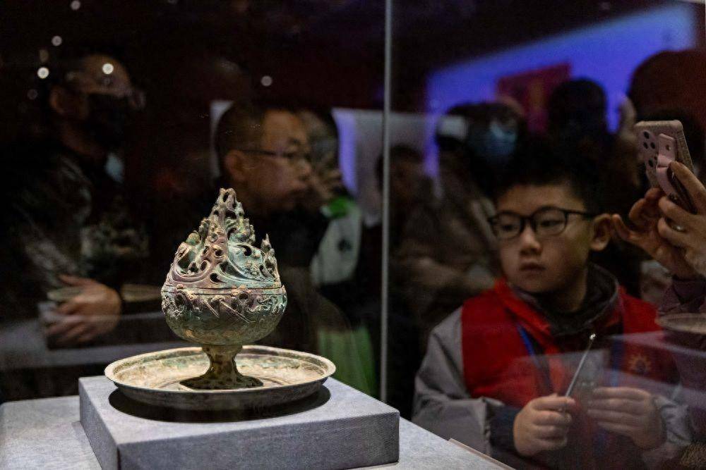 上海:西汉刘贺墓精品文物展重现海昏侯国历史文化_汉代_遗址_王侯