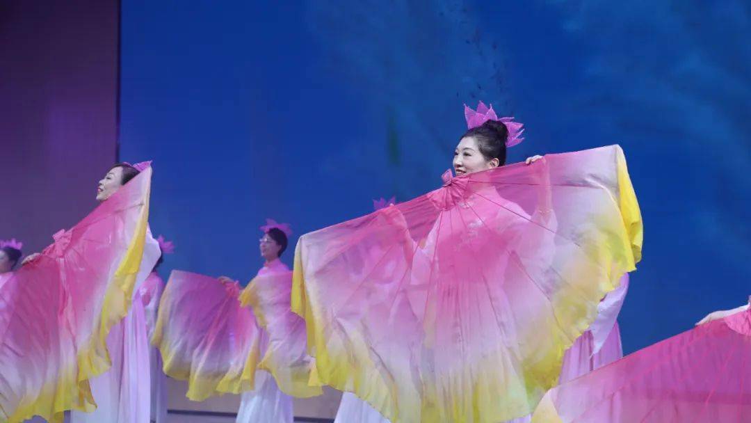 舞蹈《芦花》让我们的心灵在诗歌的世界里得到升华领略中华文化的博大
