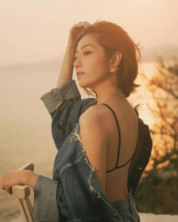 陈自瑶超火辣索照"开年" 激露bra带晒玉背_yoyo_所有人_留言