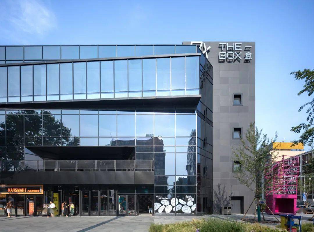 北京最出圈的大盒子:the box 朝外/ dyml_建筑_空间_城市